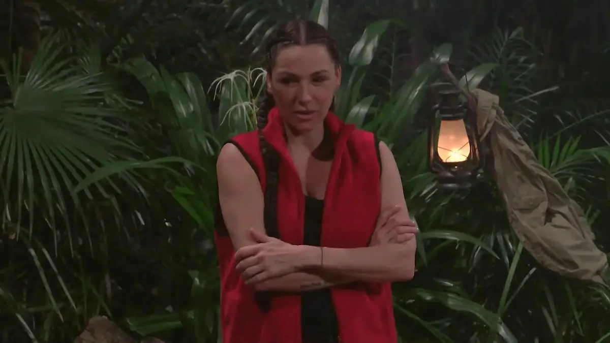 "Das gibt mir kein gutes Gefühl": Nicole Belstler-Boettcher geigt Simone die Meinung Dschungelcamp 2026