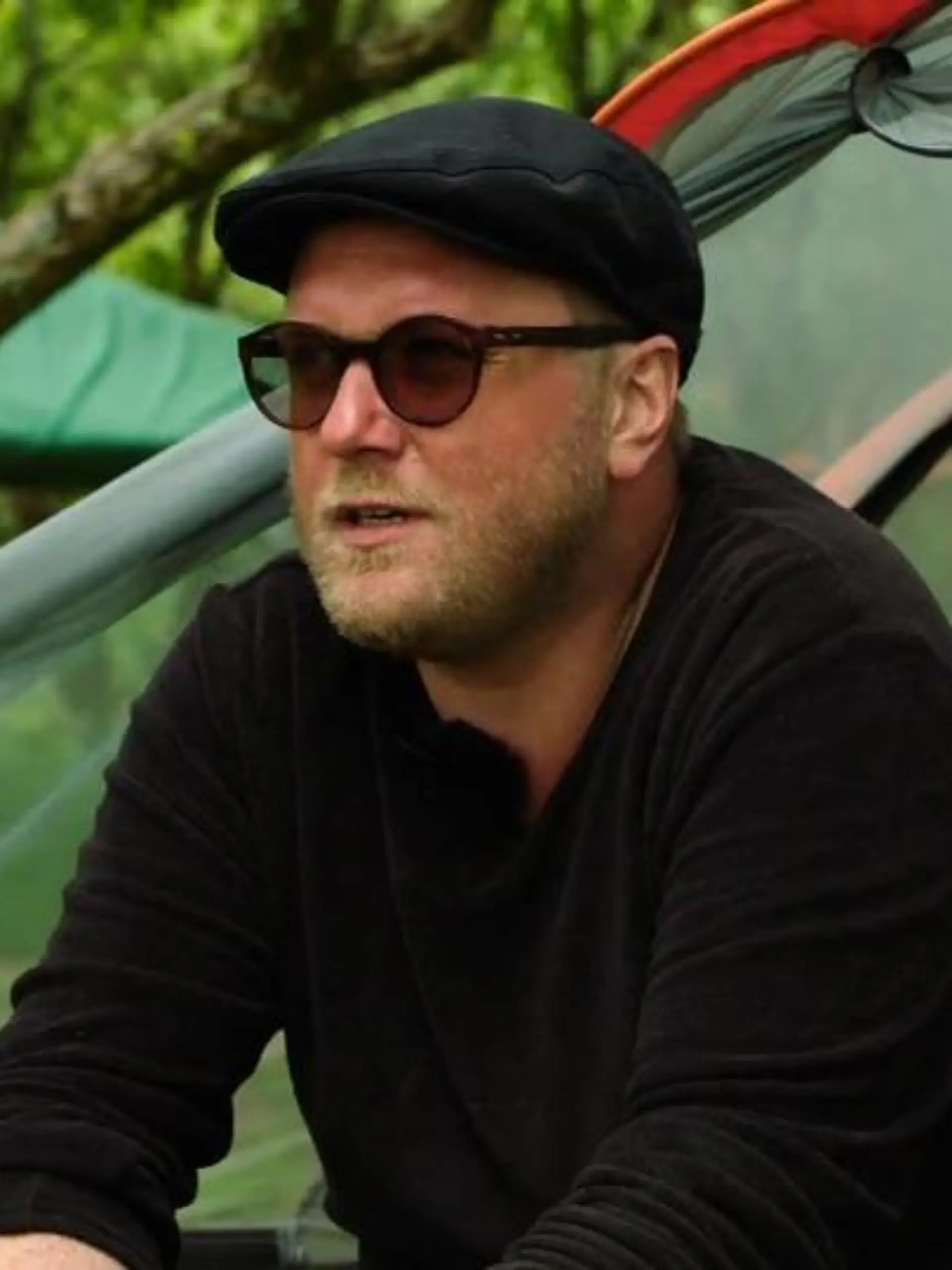 Bild zu: "Max Strohe staunt über seine Originalküche"