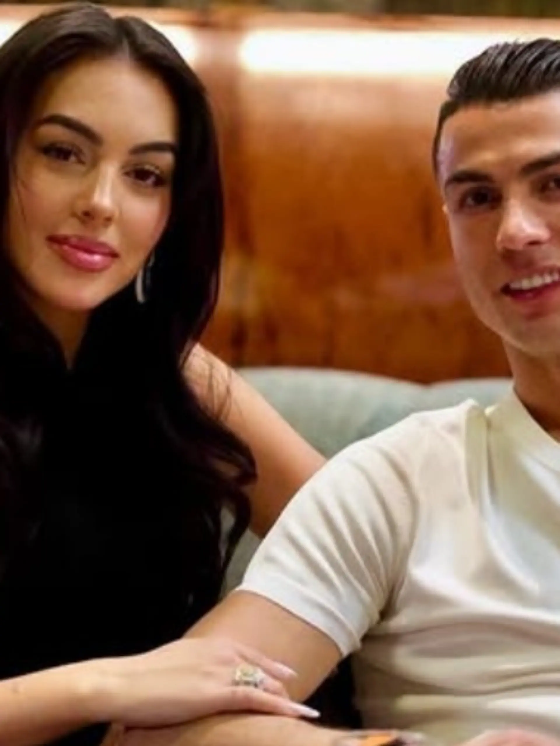 Bild zu: "Ronaldos Verlobte Georgina bezaubert mit starkem Statement vor ihrer Traumhochzeit"