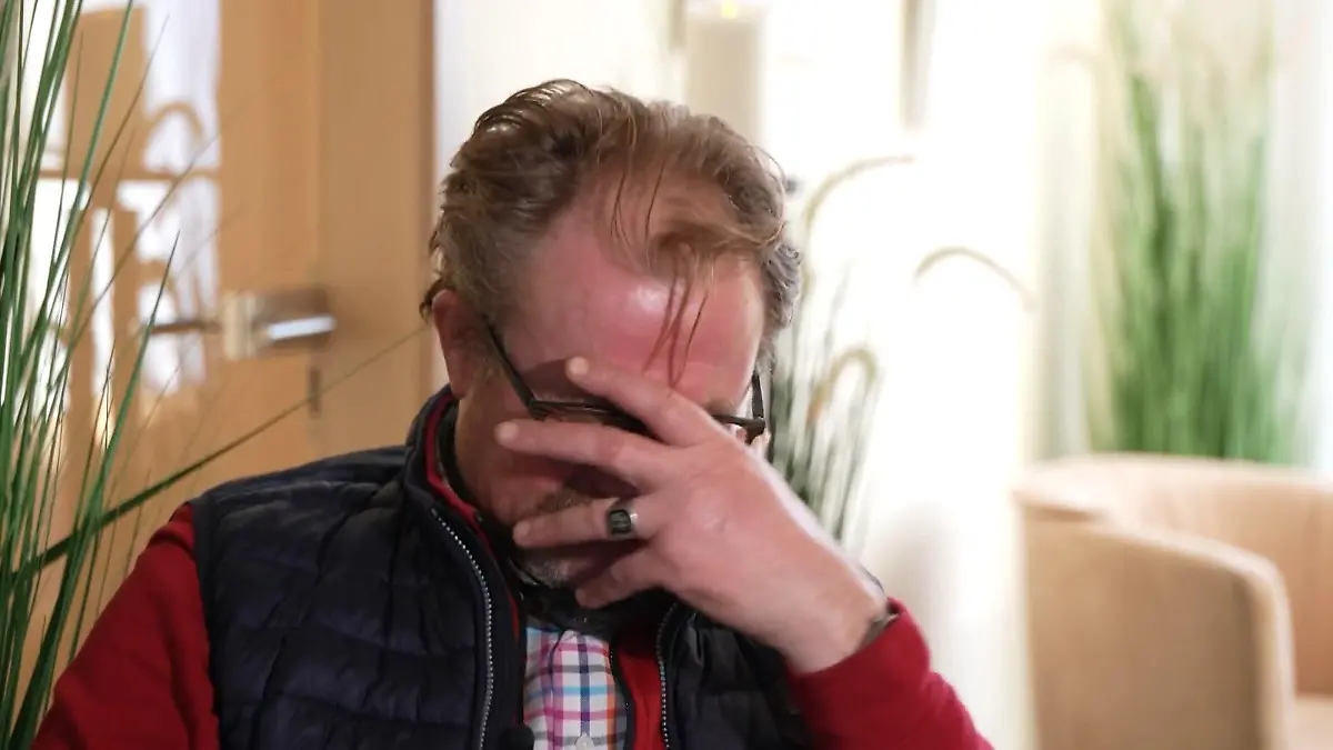 Am offenen Sarg! Wilfried K. schläft wochenlang neben seinem toten Sohn (†23) Mysteriöser Tod bei der Jagd