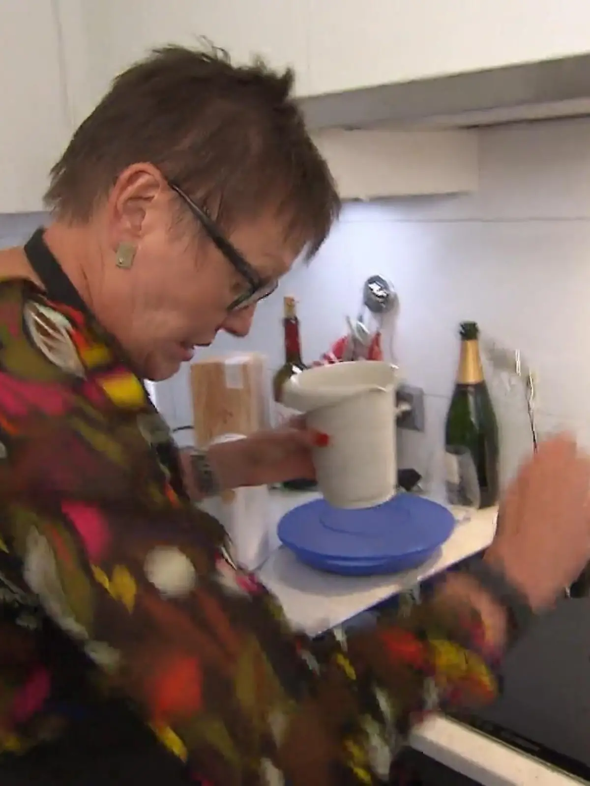 Bild zu: "Alida sorgt für Radau in der Küche"