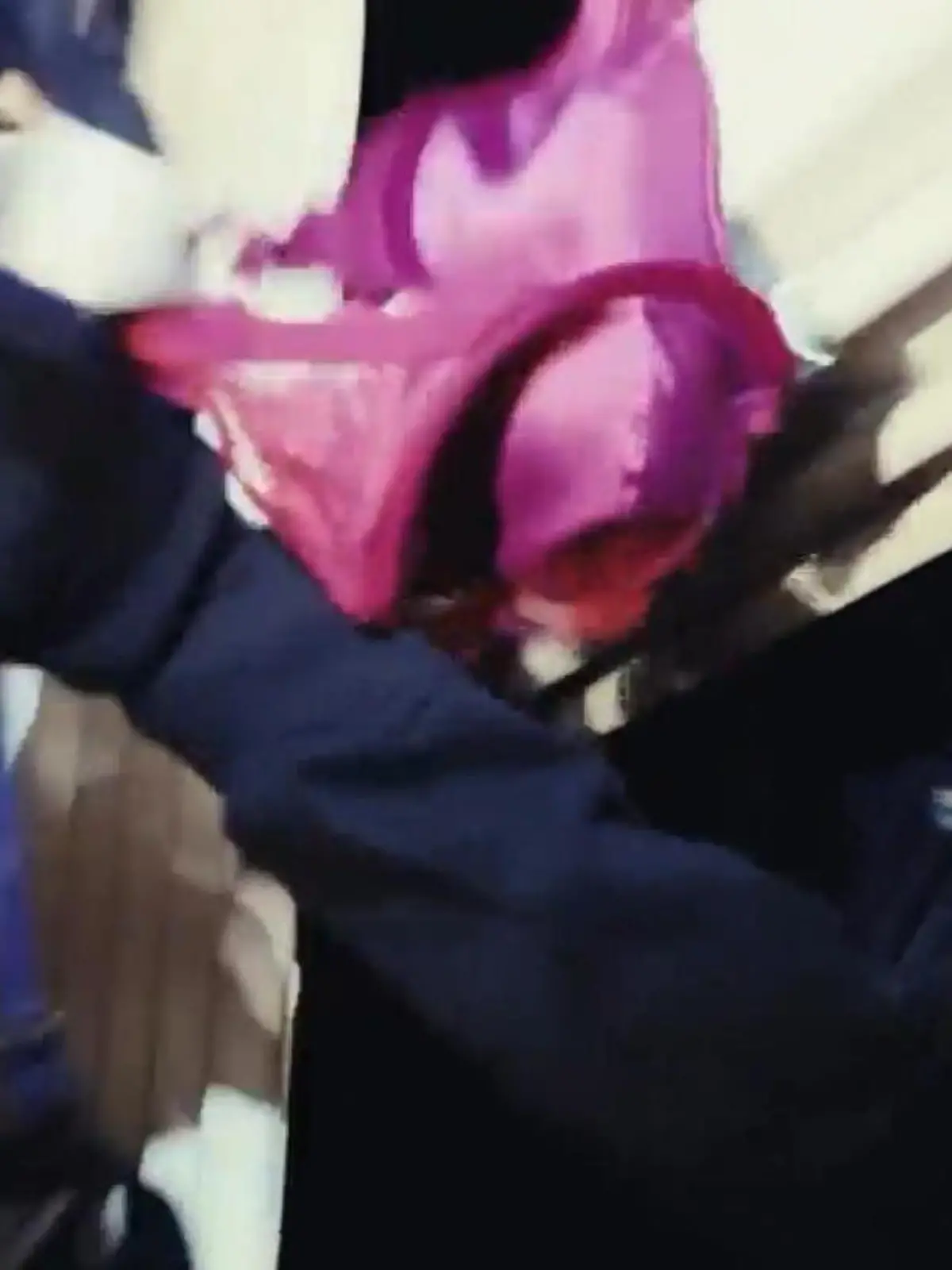 Bild zu: "Sexy Nacht-Aktion! Sydney Sweeney schmeißt mit ihren BHs um sich"