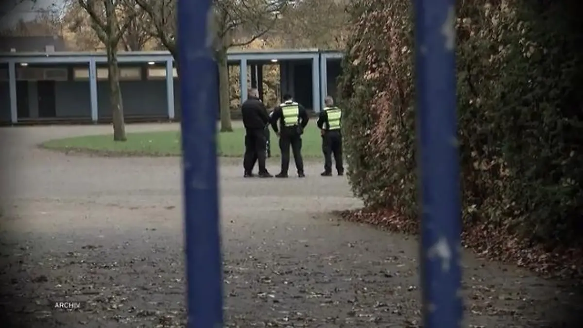 Über zwanzig Schüler verletzt nach erneutem Alarm an Realschule Reizgas-Alarm