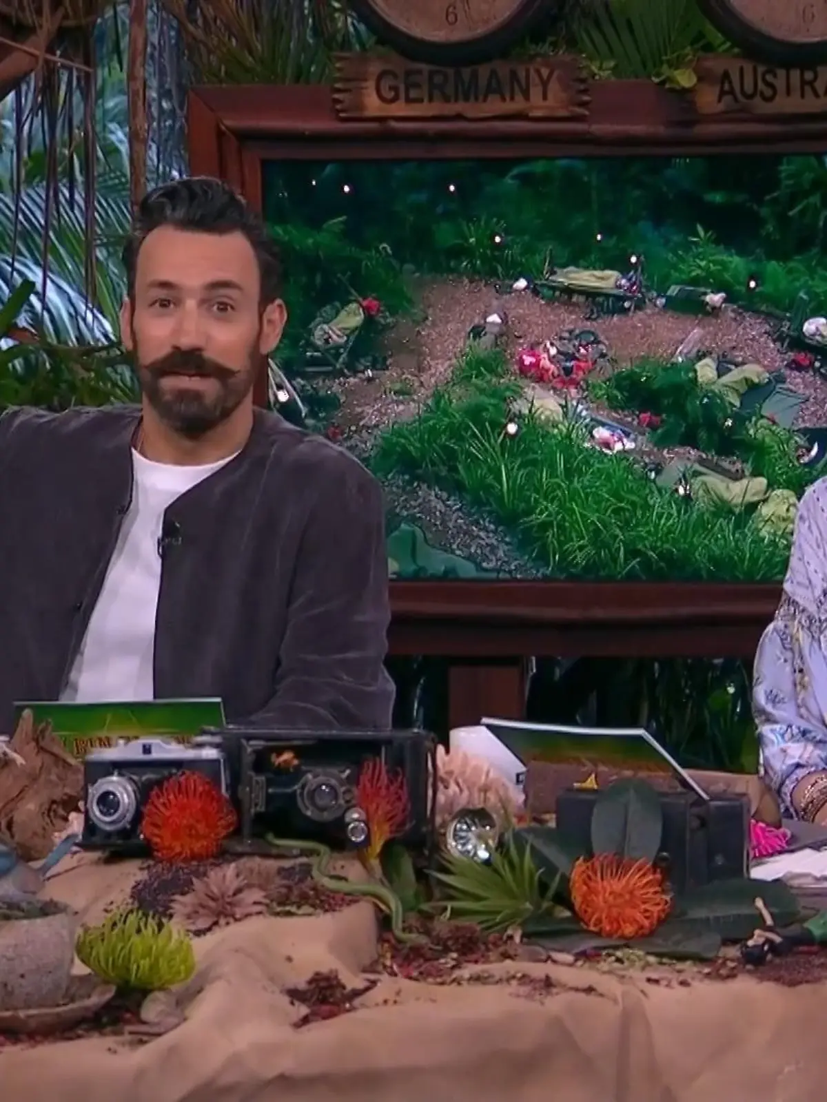 Bild zu: "Technische Störung? So witzig reagieren Jan Köppen und Sonja Zietlow"