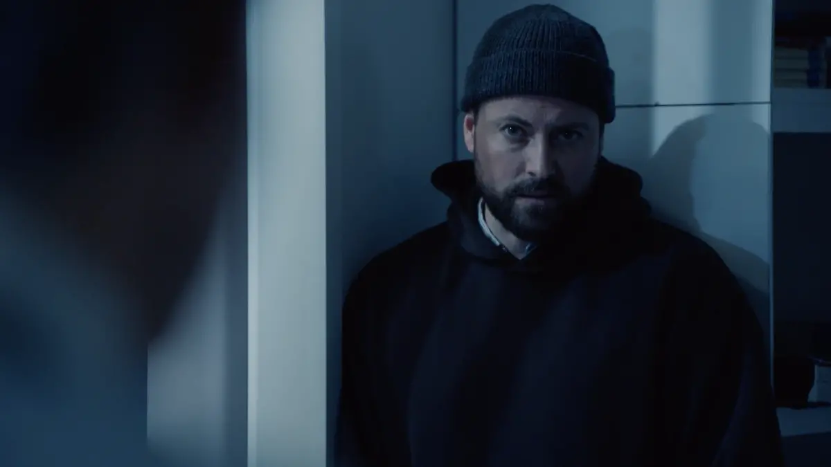 John, Laura und Jo machen gemeinsame Sache gegen Zoe. 