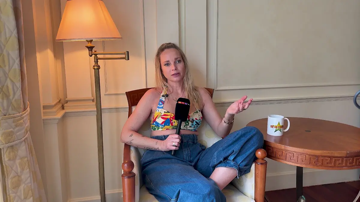 Katharina Dürr erzählt im IBES-Podcast mit Maribel de la Flor über ihr Eheleben mit Dschungelstar Stephen.