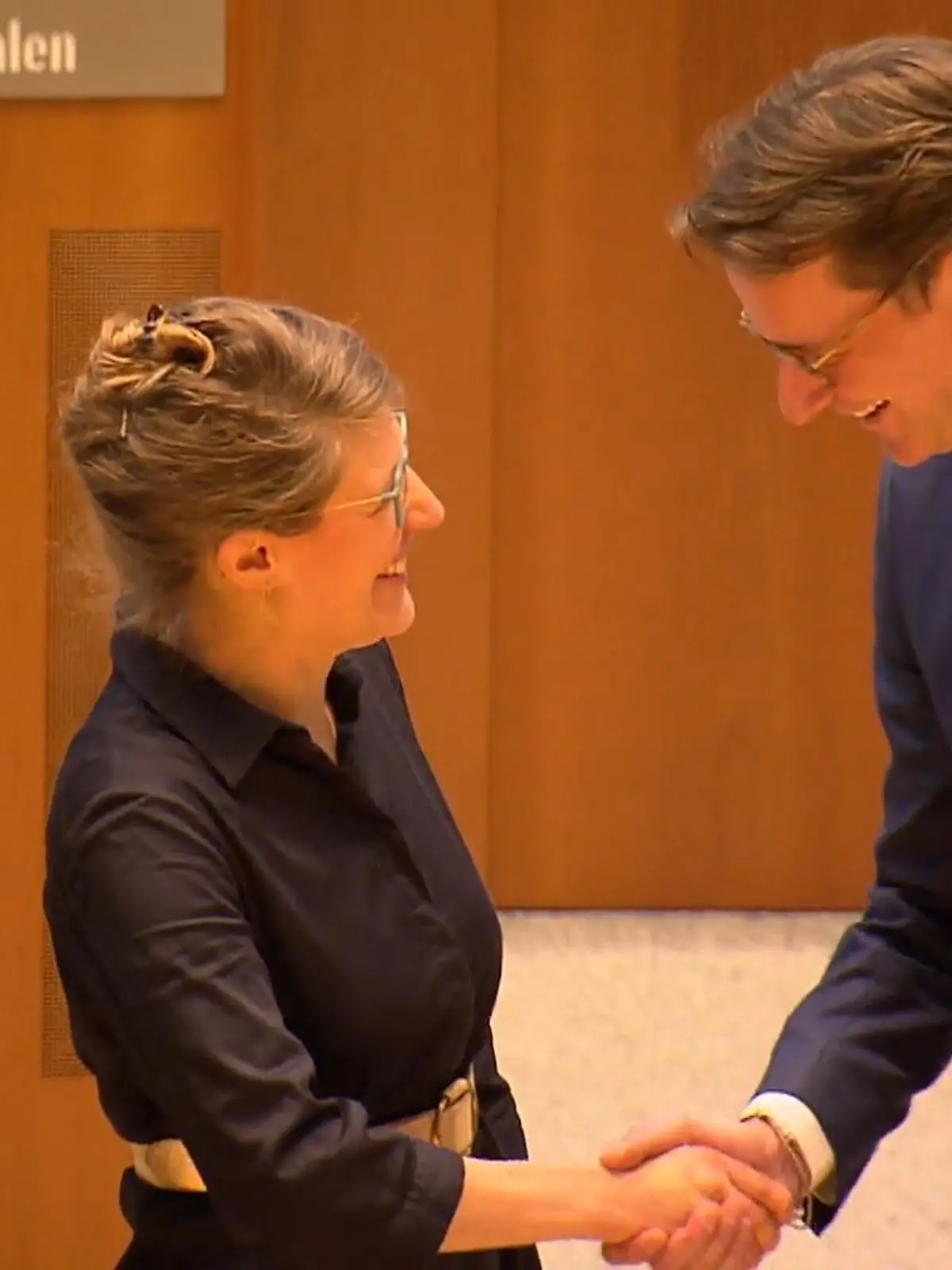 Bild zu: "Schäffer als NRW-Fluchtministerin vereidigt"