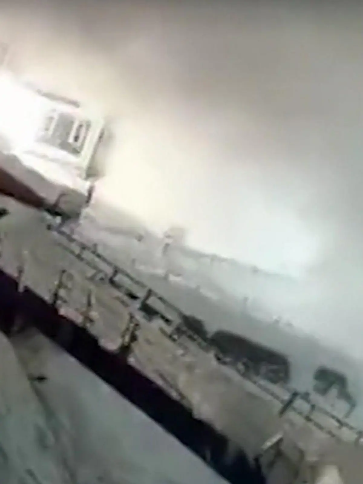 Bild zu: "XXL-Lawine rollt über Touristengebiet – und begräbt gleich mehrere Orte!"