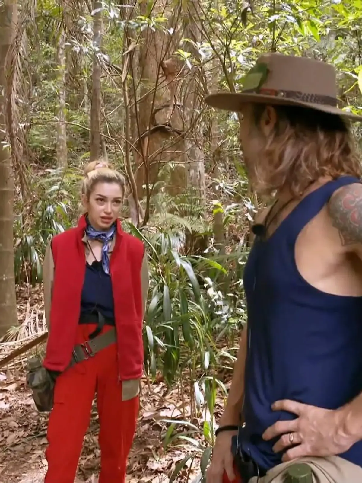 Bild zu: "Nach der Prüfung: Würge-Ariel teilt gegen Gil aus"