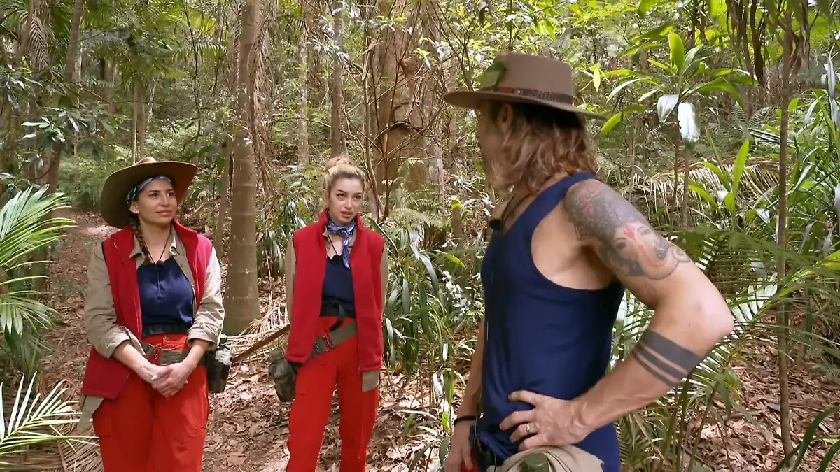 Nach der Prüfung: Würge-Ariel teilt gegen Gil aus Stress nach der Prüfung