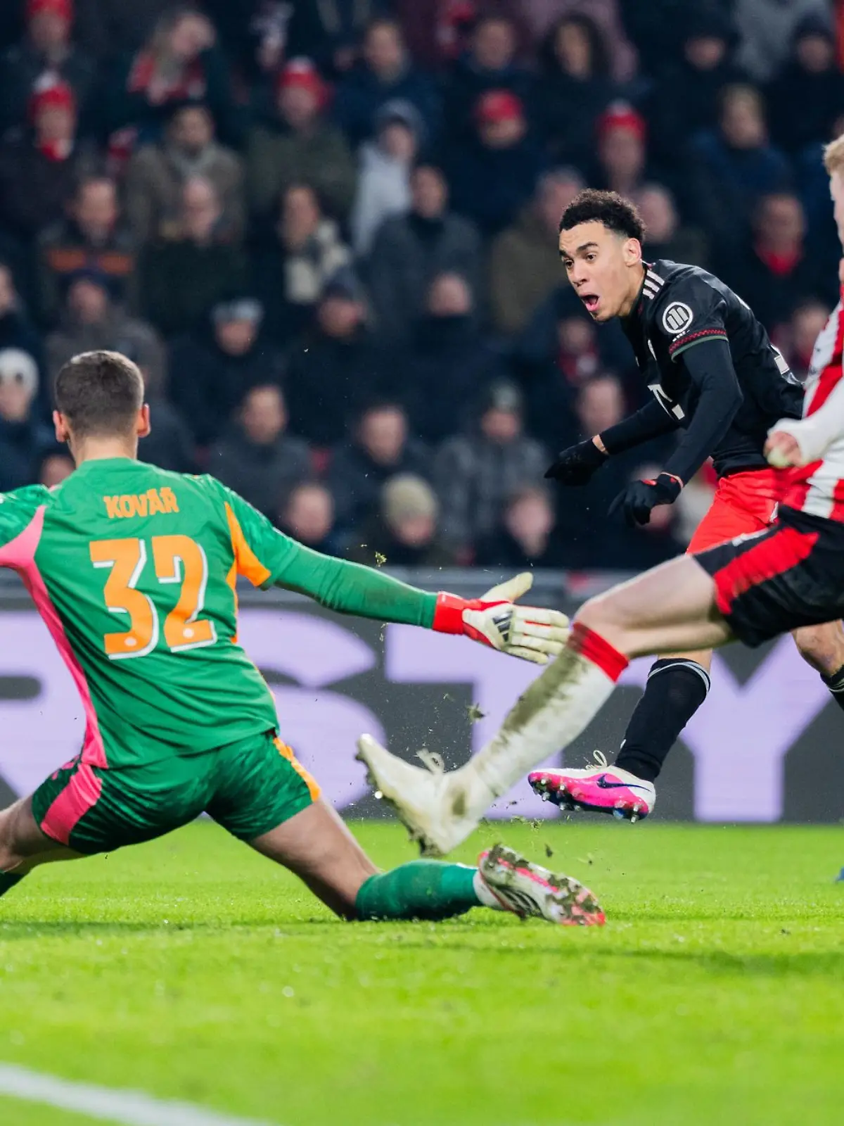 Bild zu: "Nur Bayern direkt im Achtelfinale: BVB und Bayer in Playoffs"