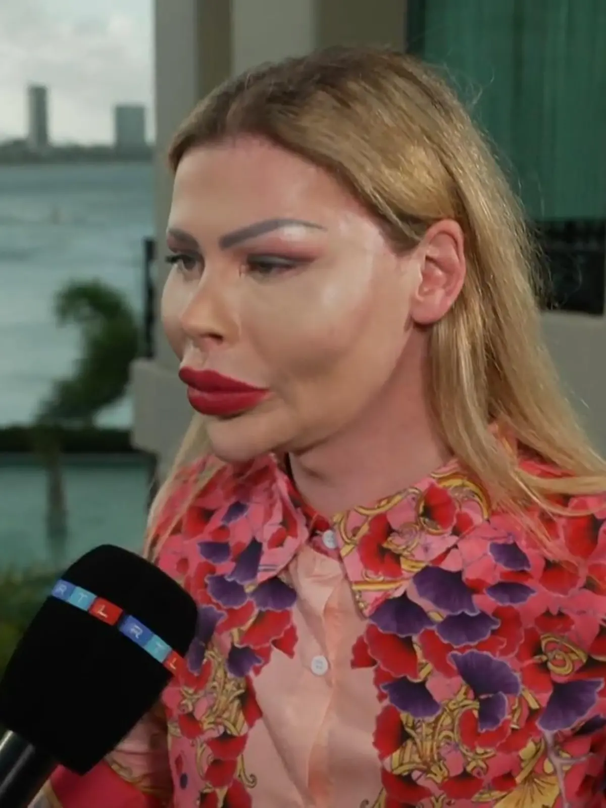 Bild zu: "Er gibt nie auf! So stolz ist Begleiter Patrick auf Dschungelcamper Hubert Fella"