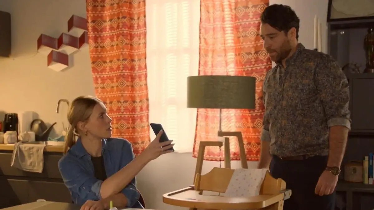 Zoe und Carlos bangen um ihre Zukunft GZSZ-Folge 8456 vom 2. Februar 2026 auf RTL+ 