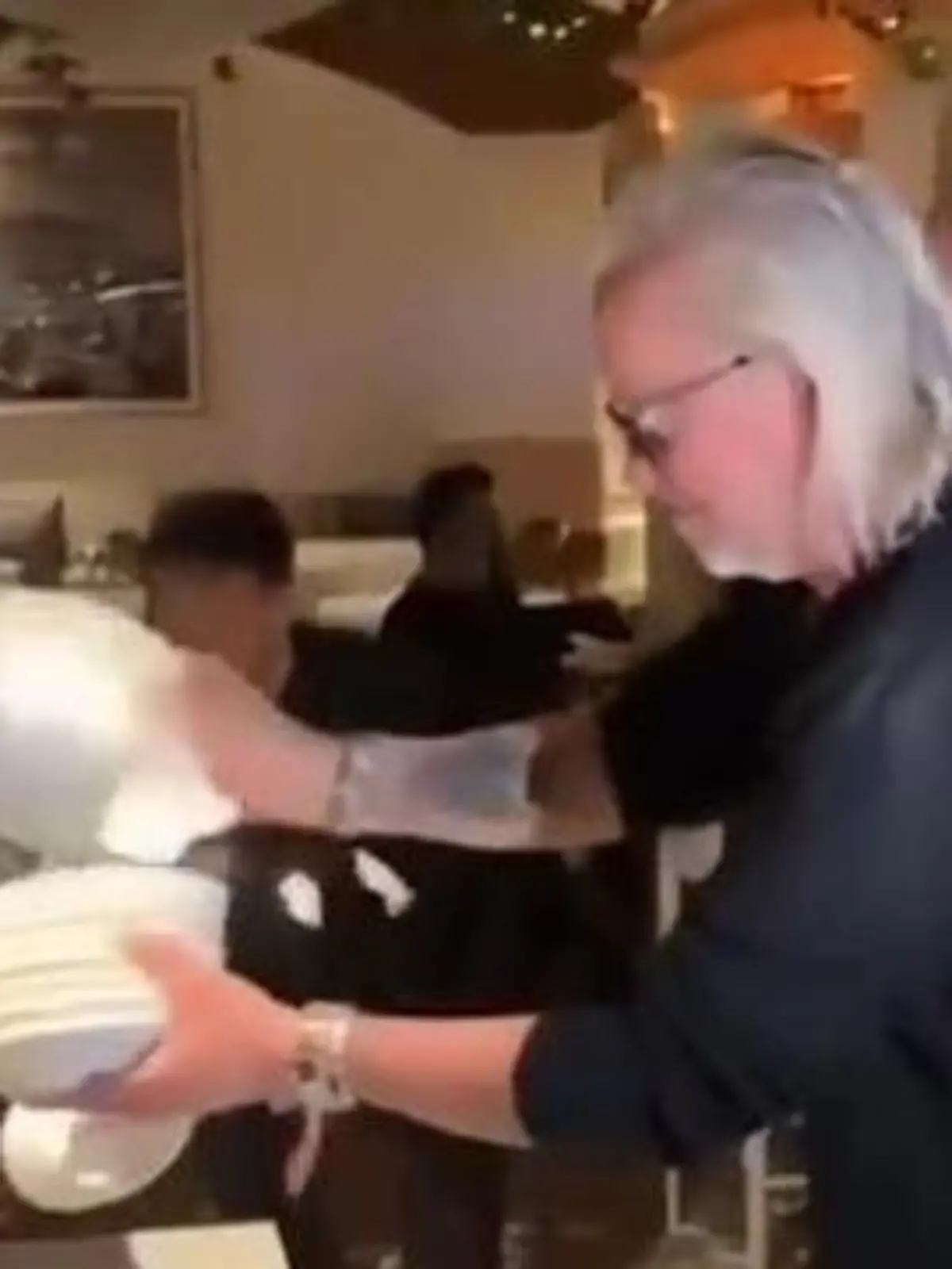 Bild zu: "Party-Krach! So wild feiert Robert Geiss seinen Geburtstag"