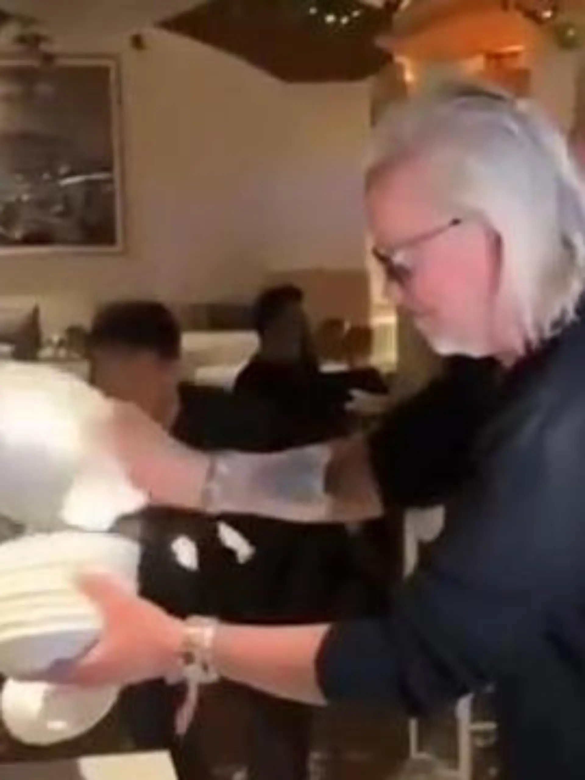 Bild zu: "Party-Krach! So wild feiert Robert Geiss seinen Geburtstag"
