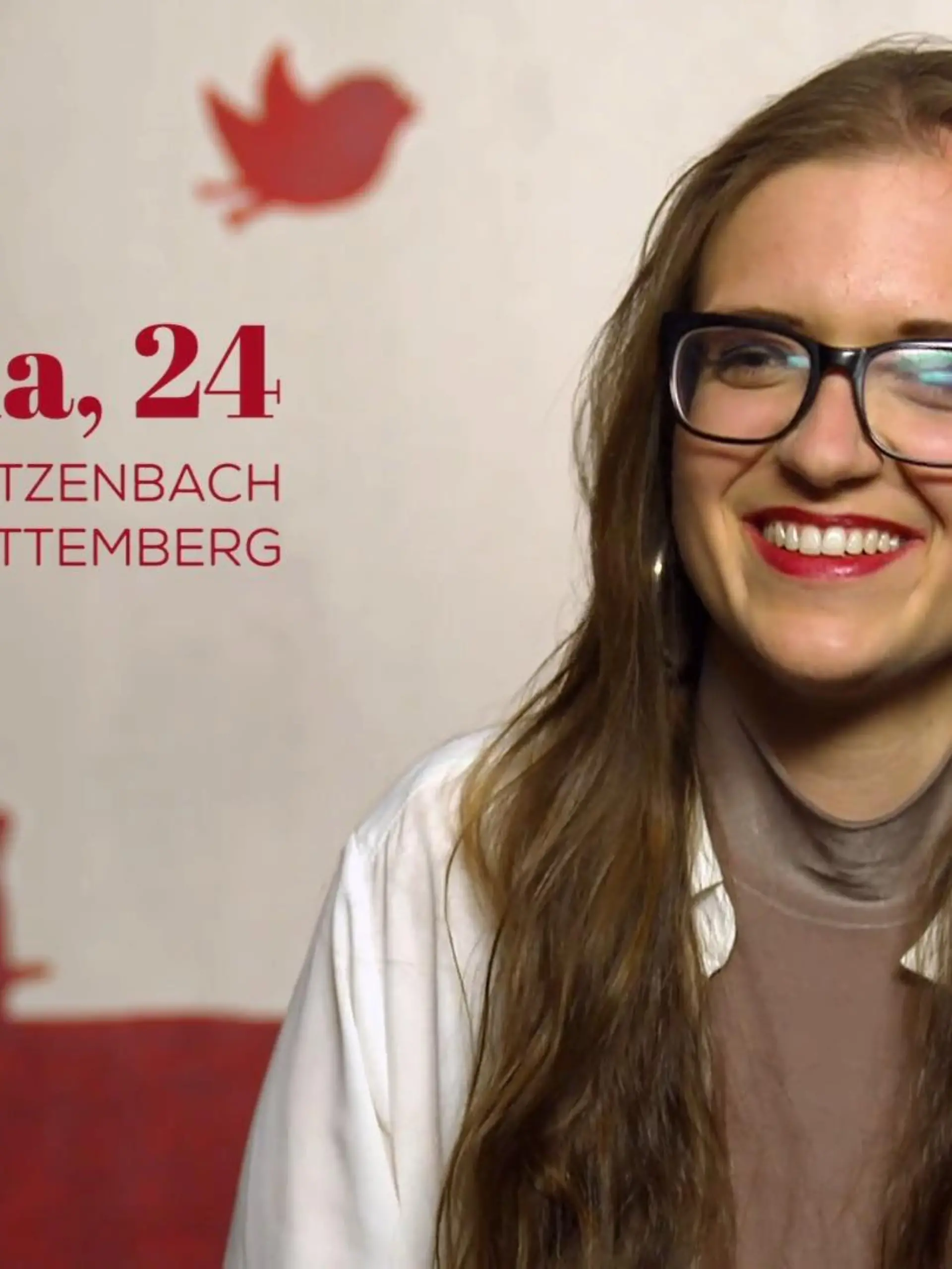 Bild zu: "Pole-Dancerin Melina ist so gar nicht von der Stange"