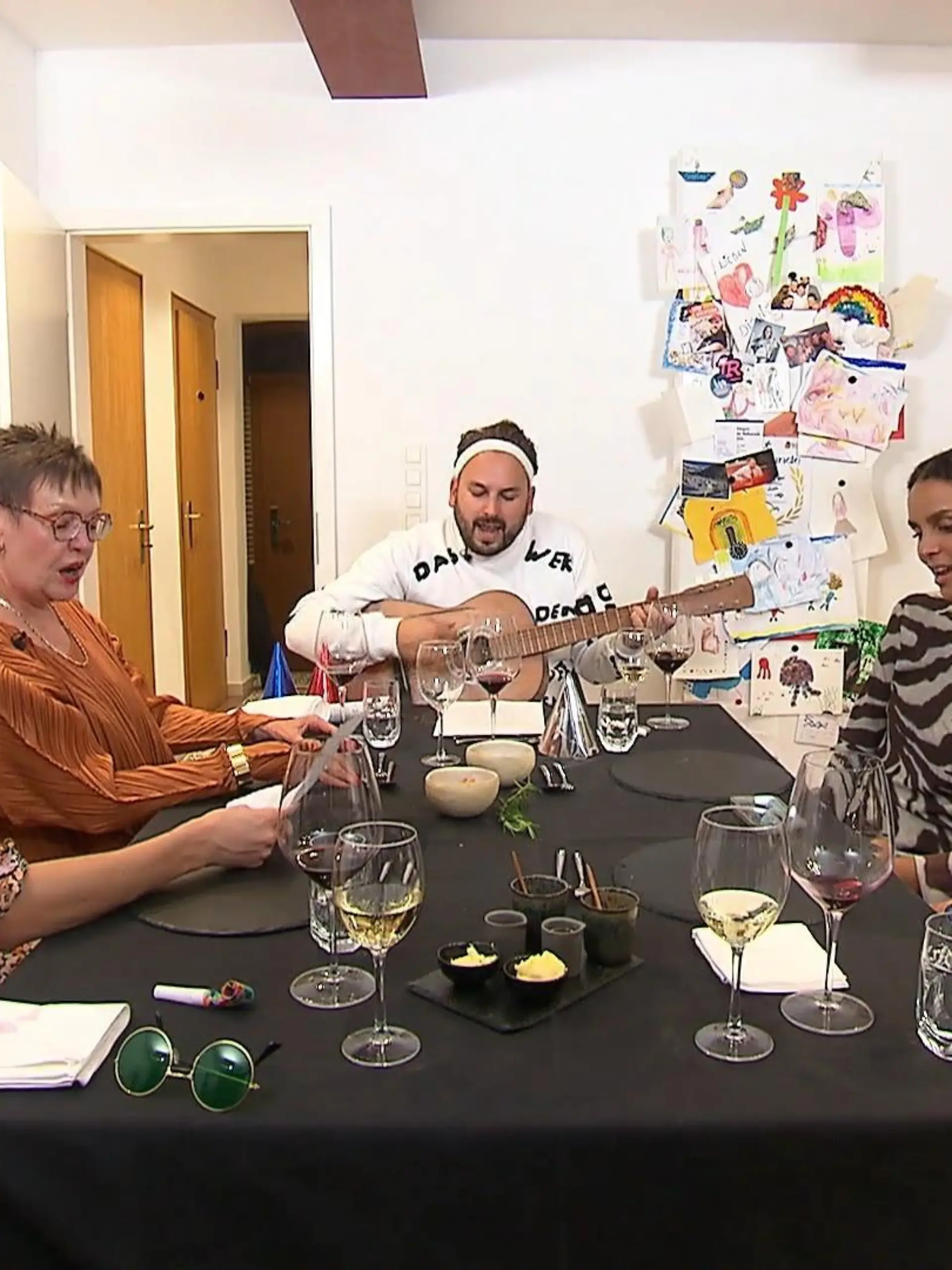 Bild zu: "Finaldinner beim Klassenclown"