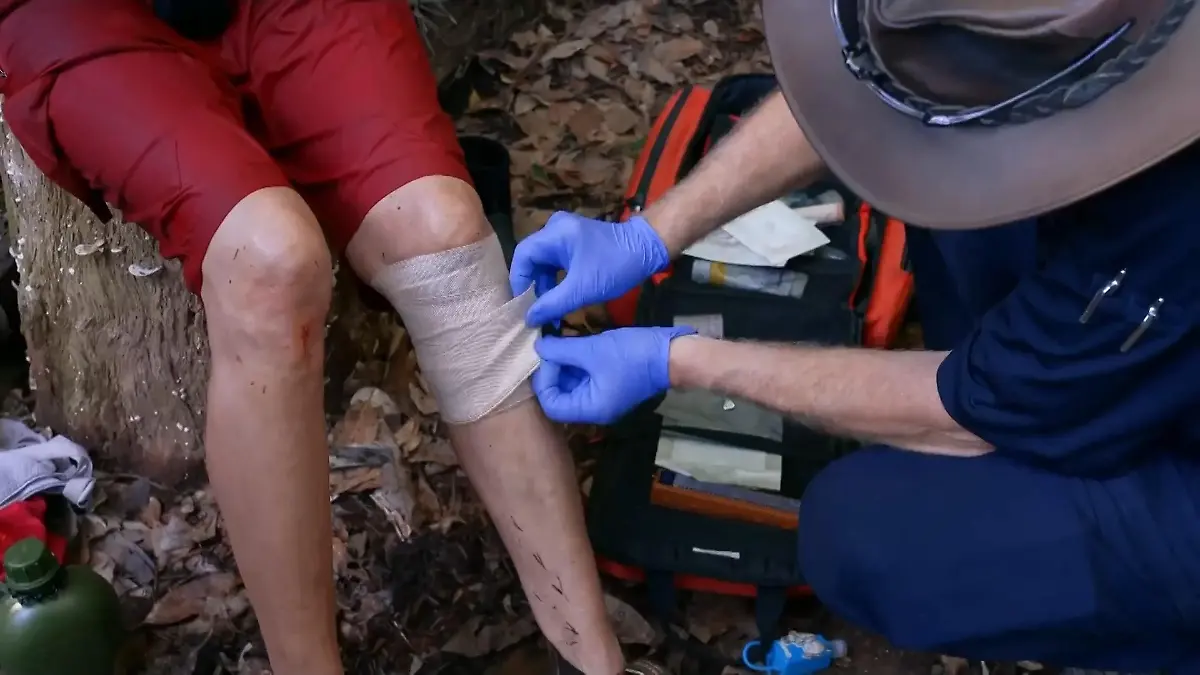 Nicole Belstler-Boettcher stürzt auf der Dschungelcamp-Brücke Blutige Knie und schmerzendes Ego nach Schatzsuche