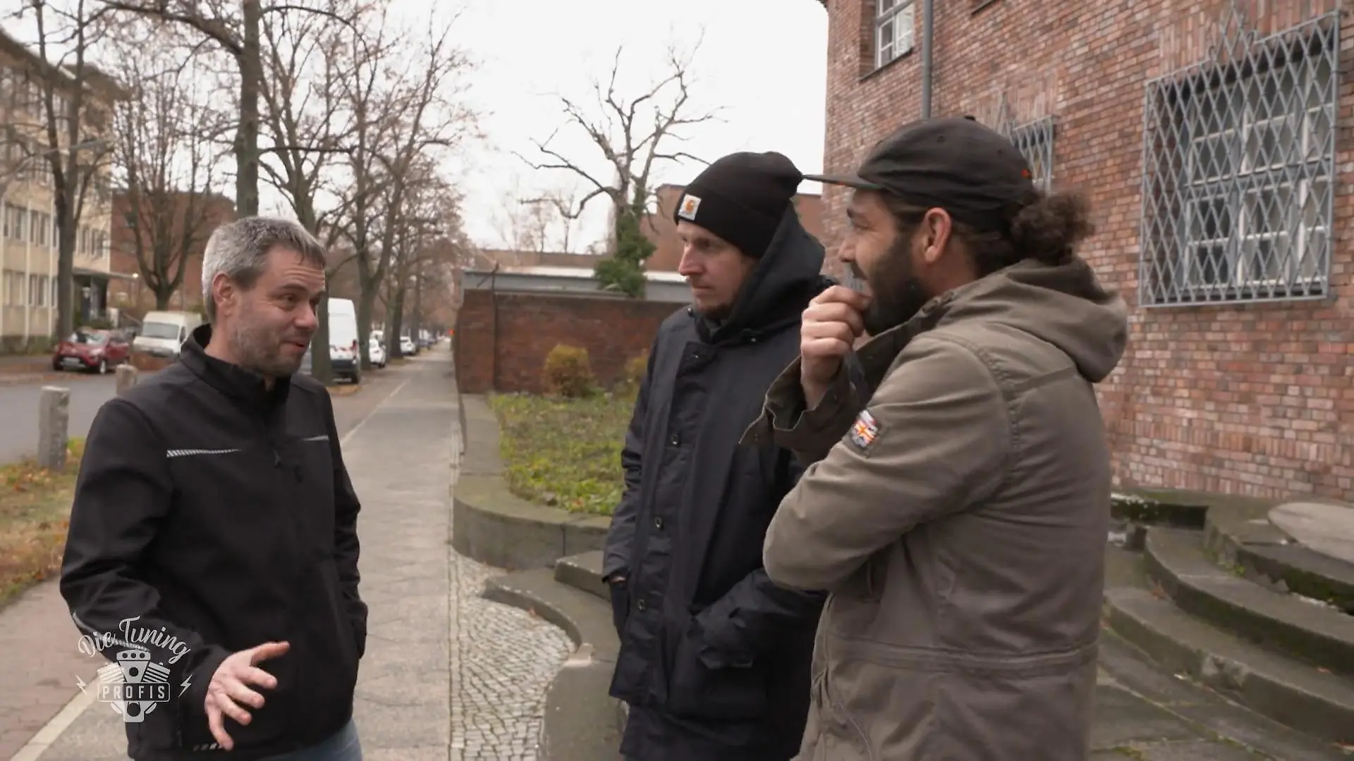 Matthias hilft bei der Farbwahl Bloß kein "Mädchenauto“!