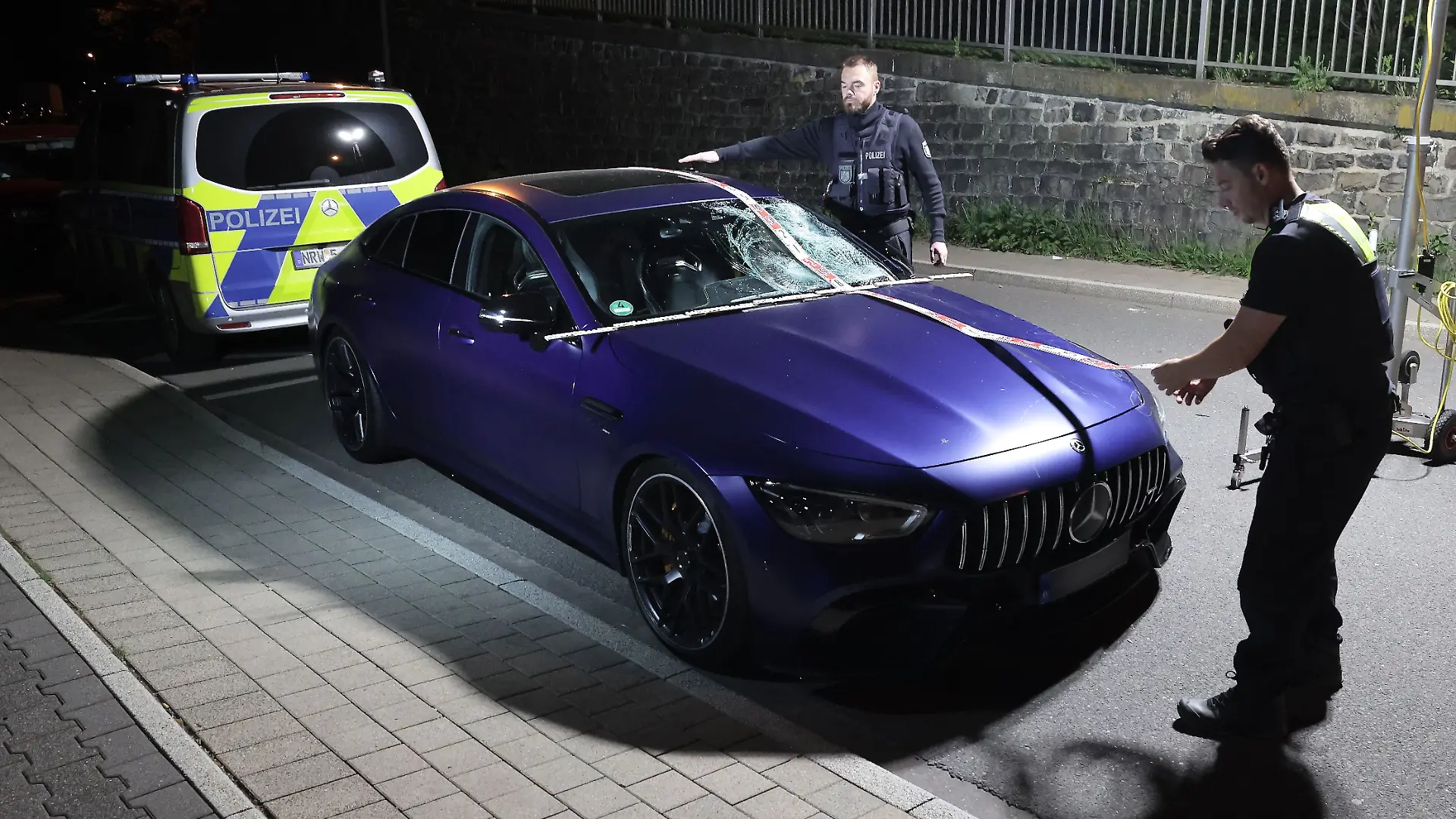 Der beschädigte Mercedes AMG des Angeklagten 