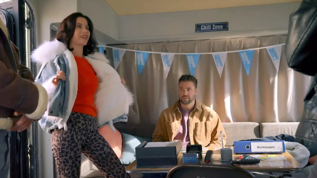 Sina spielt Micaela das „naive Dummchen" vor „Unter uns“-Folge vom 10.02.26 auf RTL+