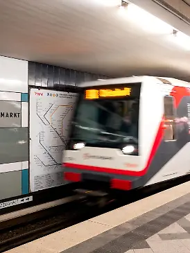 Bild zu: "Mann springt ins Gleisbett – Retter stirbt unter U-Bahn"