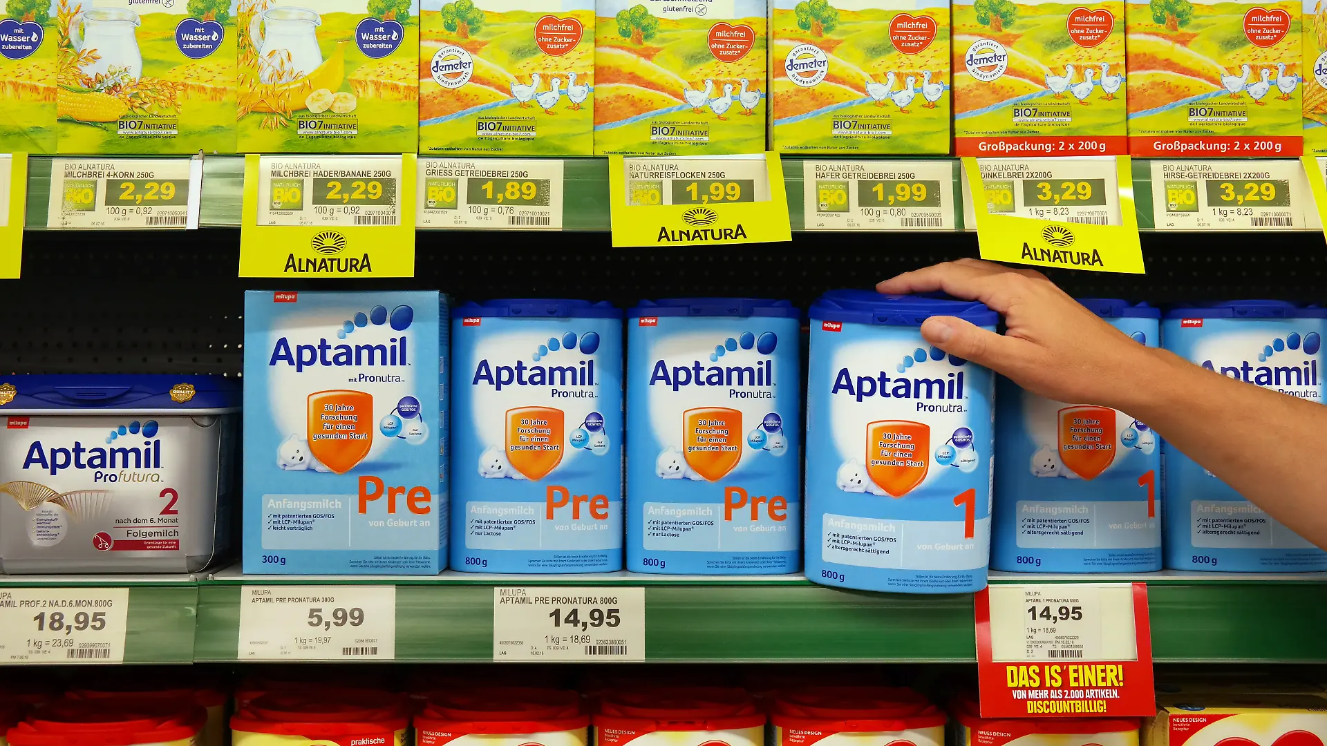 Der Nahrungsmittelkonzern Danone ruft Babynahrung zurück (Symbolbild).