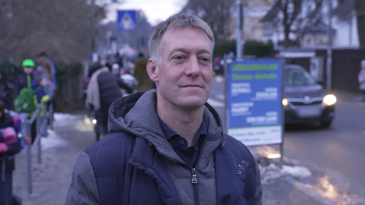 ER-ist-der-neue-Kn-llchen-Sheriff-und-rgert-die-M-nchner-mit-seinen-Anzeigen