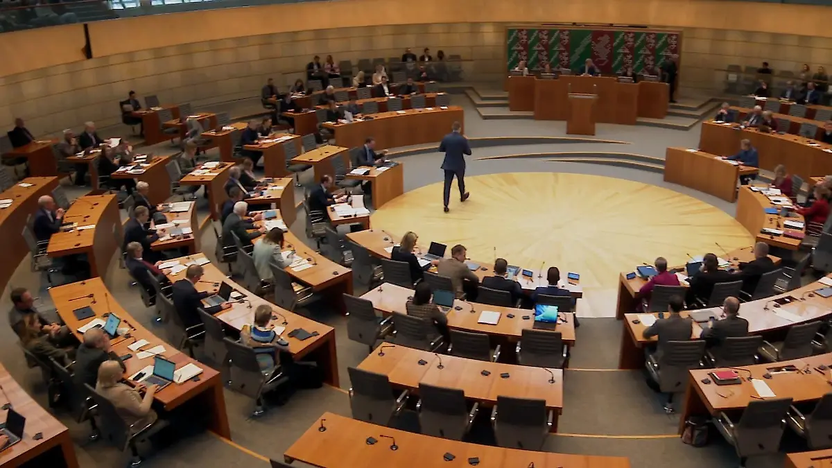 Fragestunde-zum-Solingen-Anschlag-im-NRW-Landtag-Opposition-wirft-Schwarz-Gr-n-Vertuschung-vor