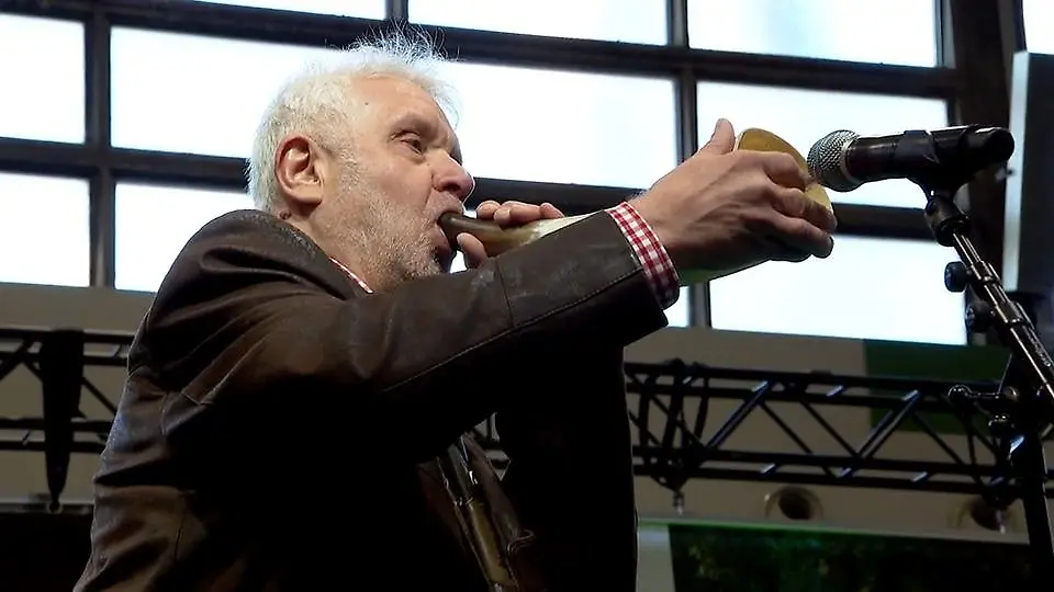 Die-Hirsche-rufen-wieder-auf-der-Messe-JAGD-HUND-in-Dortmund