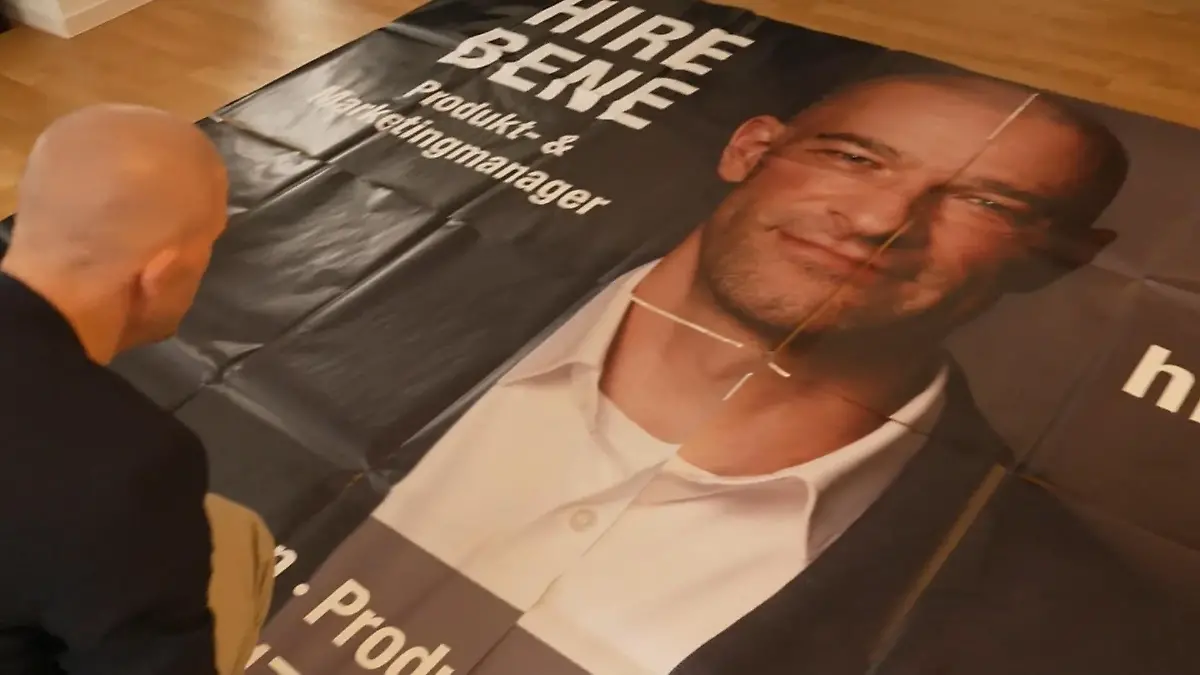 Ein eigenes Plakat für die Job-Suche Raus aus der Arbeitslosigkeit mit Aufmerksamkeit?