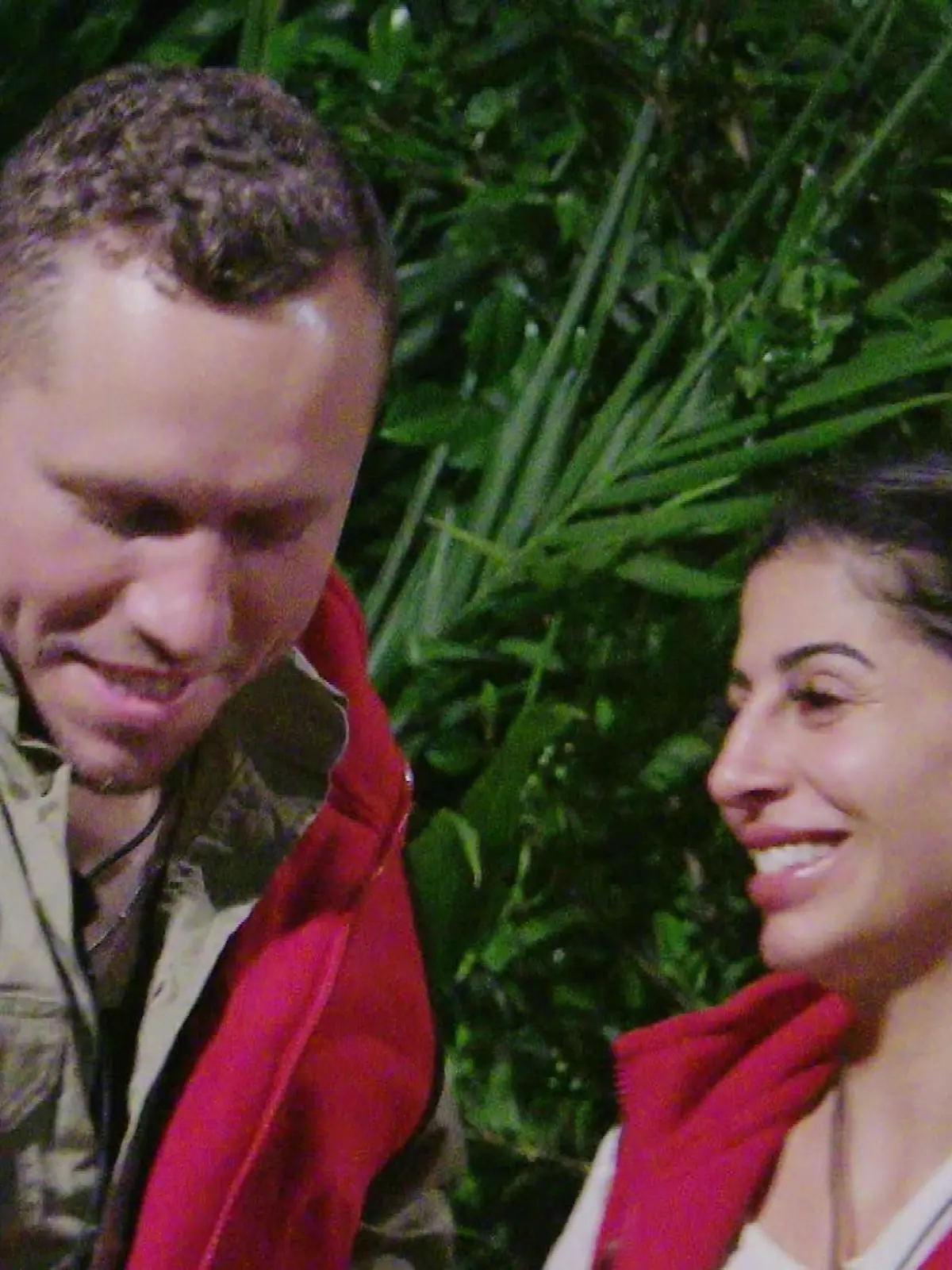 Eva Benetatou versucht, den nachdenklichen Patrick Romer aufzubauen.