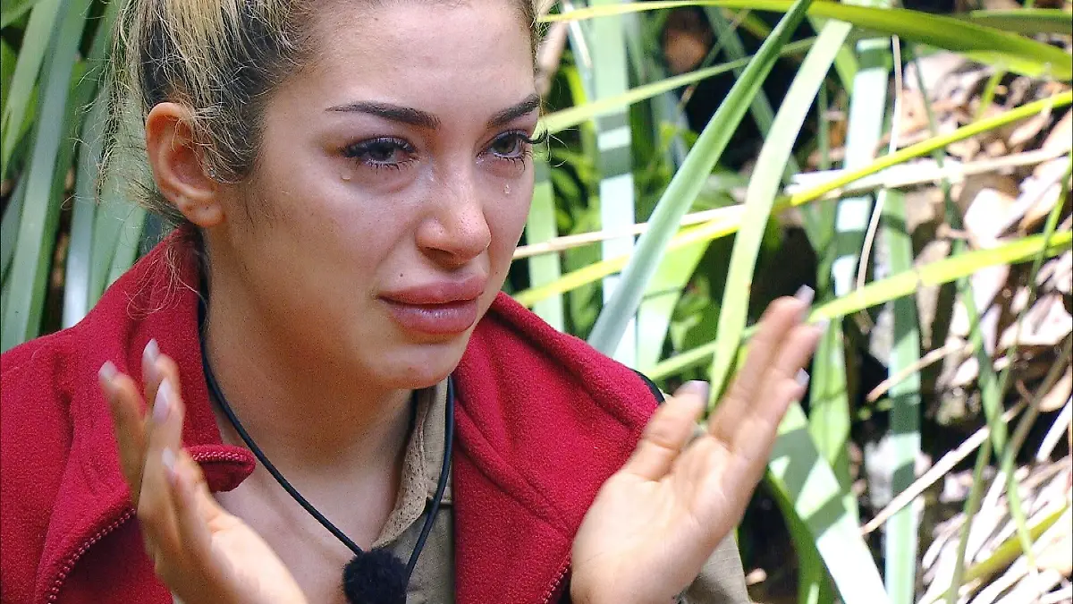 Dschungelcamp-2026-Die-letzten-Stunden-mit-ihrem-Papa-gehen-Ariel-nicht-aus-dem-Kopf