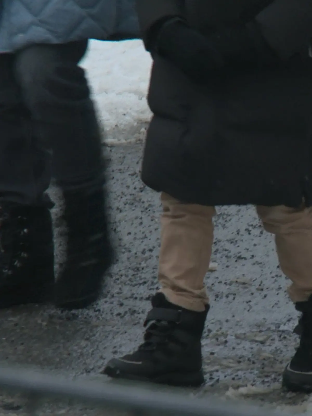 Auf dem Weg zu einer Grundschule in Hannover ist am Mittwochmorgen offenbar eine Schülerin von einem Mann am Arm festgehalten worden. (Symbolbild)