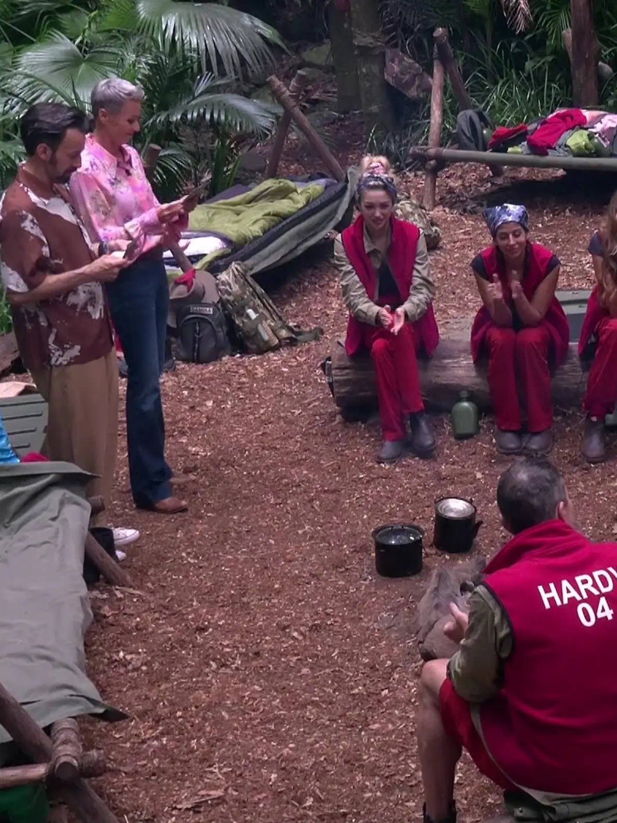 Bild zu: "Tschüss, Dschungelcamp! Der erste Promi macht den Abflug"