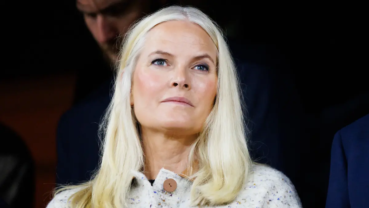 Neue-Epstein-Enth-llungen-Kronprinzessin-Mette-Marit-entschuldigt-sich-f-r-peinlichen-Kontakt