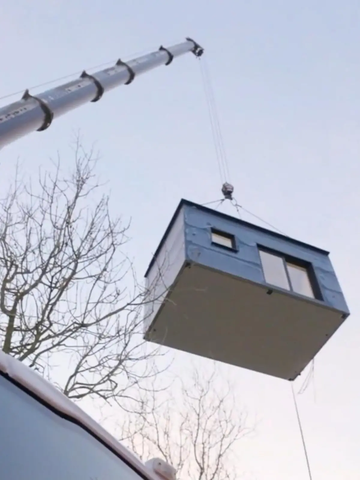 Bild zu: "Enkel zieht für Pflege von Opa in den Garten"