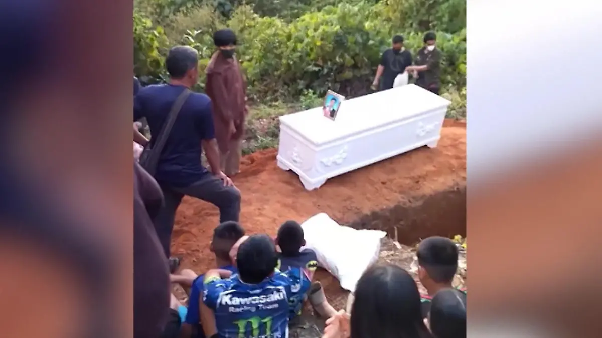 Kurz nach seiner Beerdigung! Toter taucht plötzlich wieder auf Familie bestattet falschen Mann