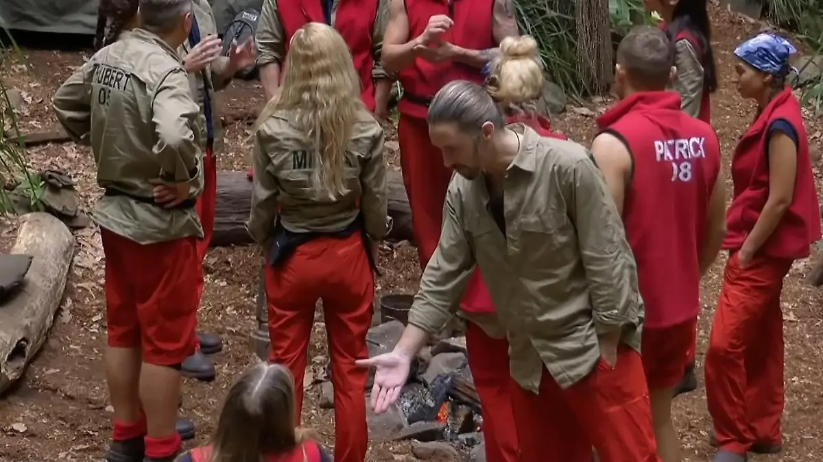 Nicole Belstler-Boettcher lehnt Gil Ofarims Handschlag ab Kein Abschied im Dschungelcamp