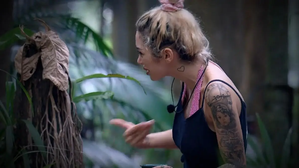 Tag 10 im Dschungel: Dauerzoff mit Ariel, Eva im Flirtmodus, Gil im Wasser Halb Bohne, Halb Wahnsinn!