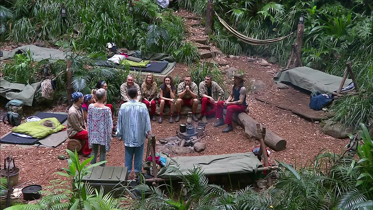 Bild zu: "Jetzt sind es nur noch neun! Dieser Promi hat keine Chance mehr auf die Krone"