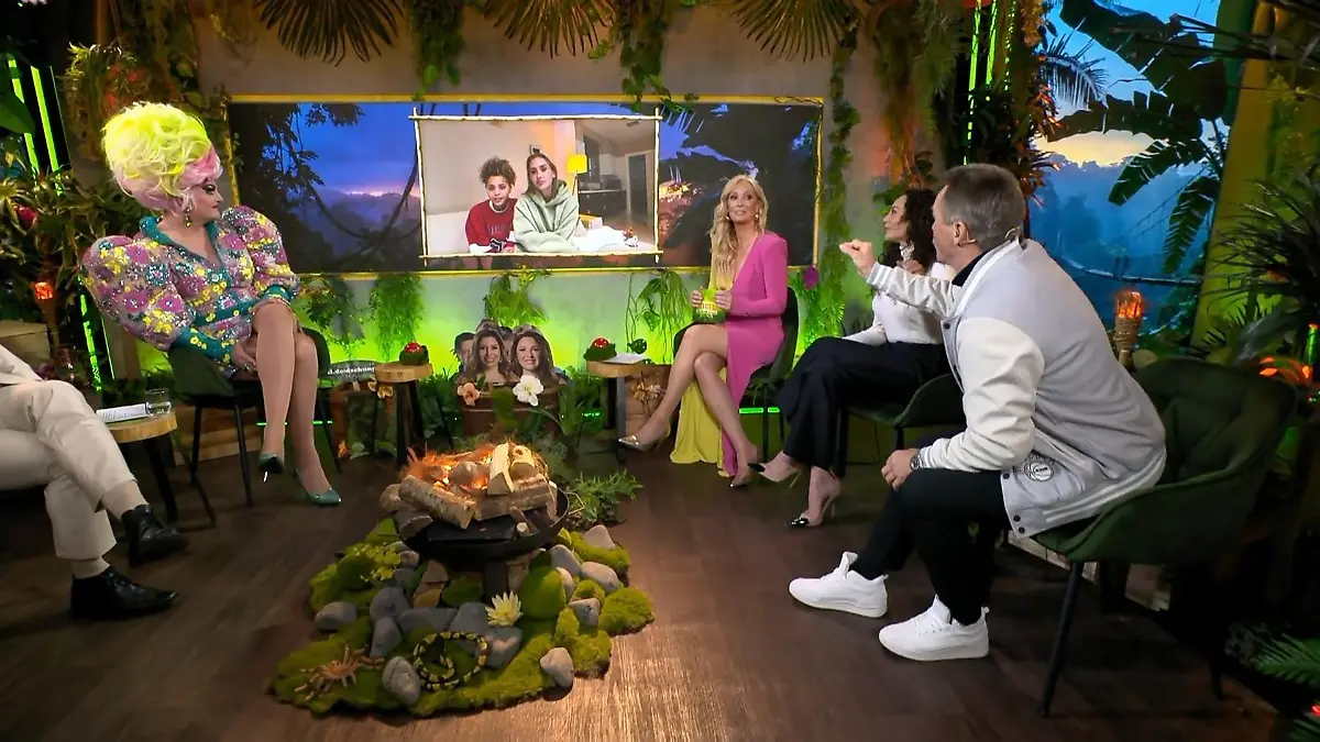 Hier zoffen sich Carina und Chika mit Jürgen Milski Live-Schlagabtausch wegen Dschungelcamp-Star Ariel