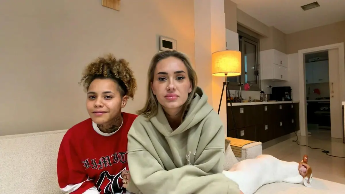 Chika und Carina verteidigen Ariel nicht zum ersten Mal.