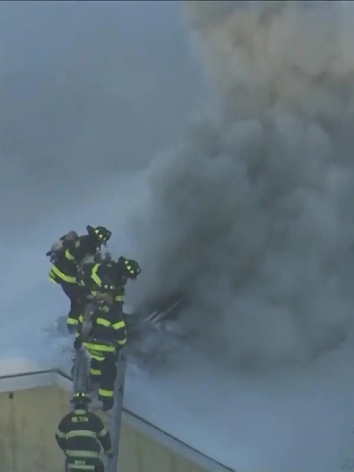 Bild zu: "Mann fackelt Haus ab – um Schnee loszuwerden!"