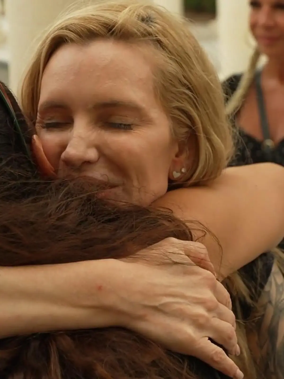 Bild zu: "Mirja du Mont verlässt den Dschungel mit einer Nachricht – für DIESE Begleitperson!"