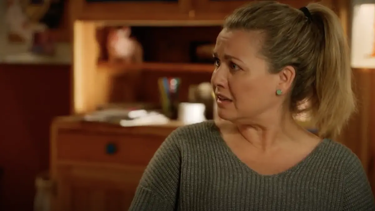 Sabine leidet immer noch unter der Trennung von ihrem Mann. 