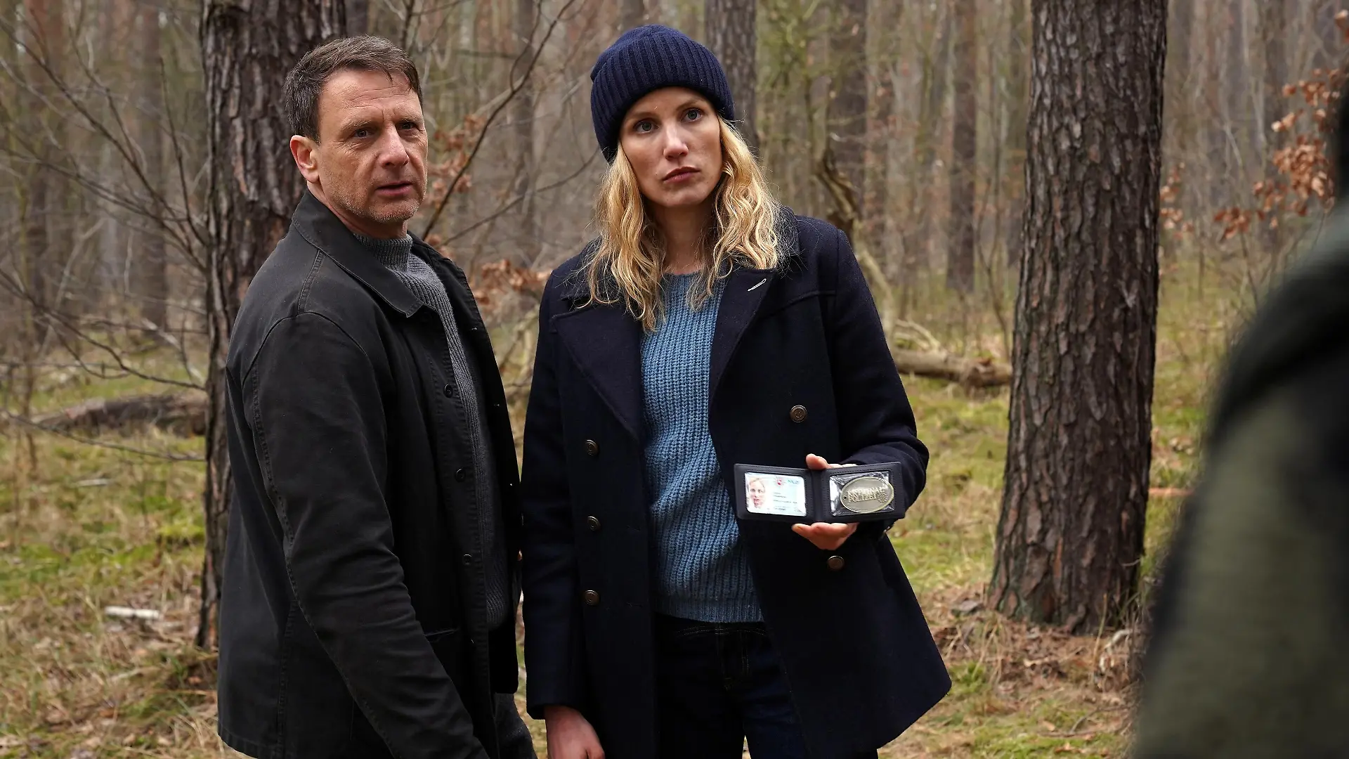 Tjark Wolf (Hendrik Duryn), Fredericke Olsen (Isabel Thierauch)