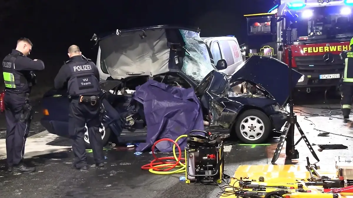 Drei Tote auf A61 Unfall bei Bergheim