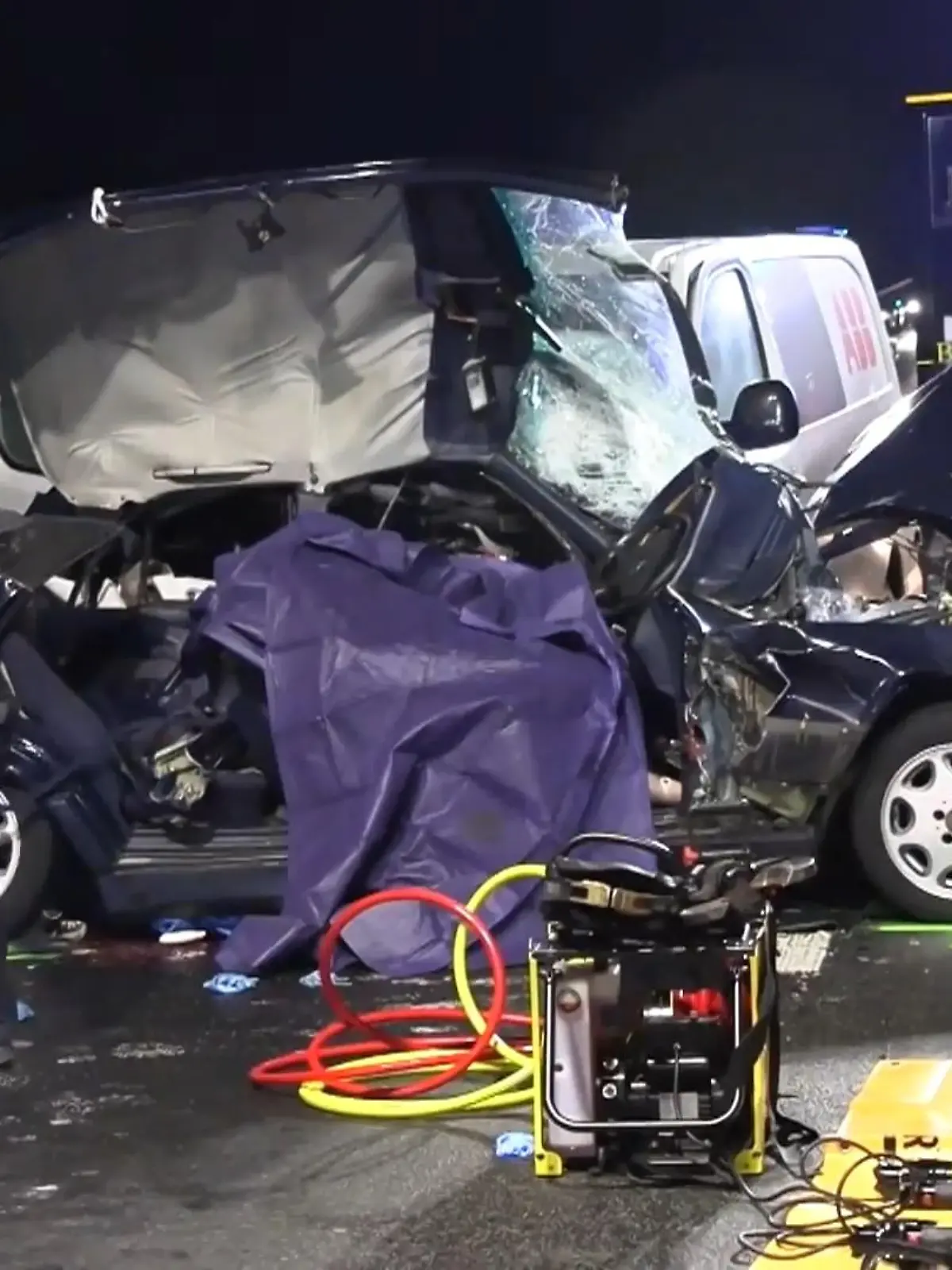 Bild zu: "Drei Tote auf A61"