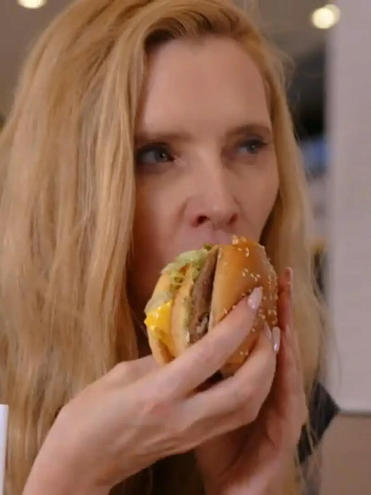 Bild zu: "Mirjas erster Plan in Freiheit: Burger statt Bohnen"